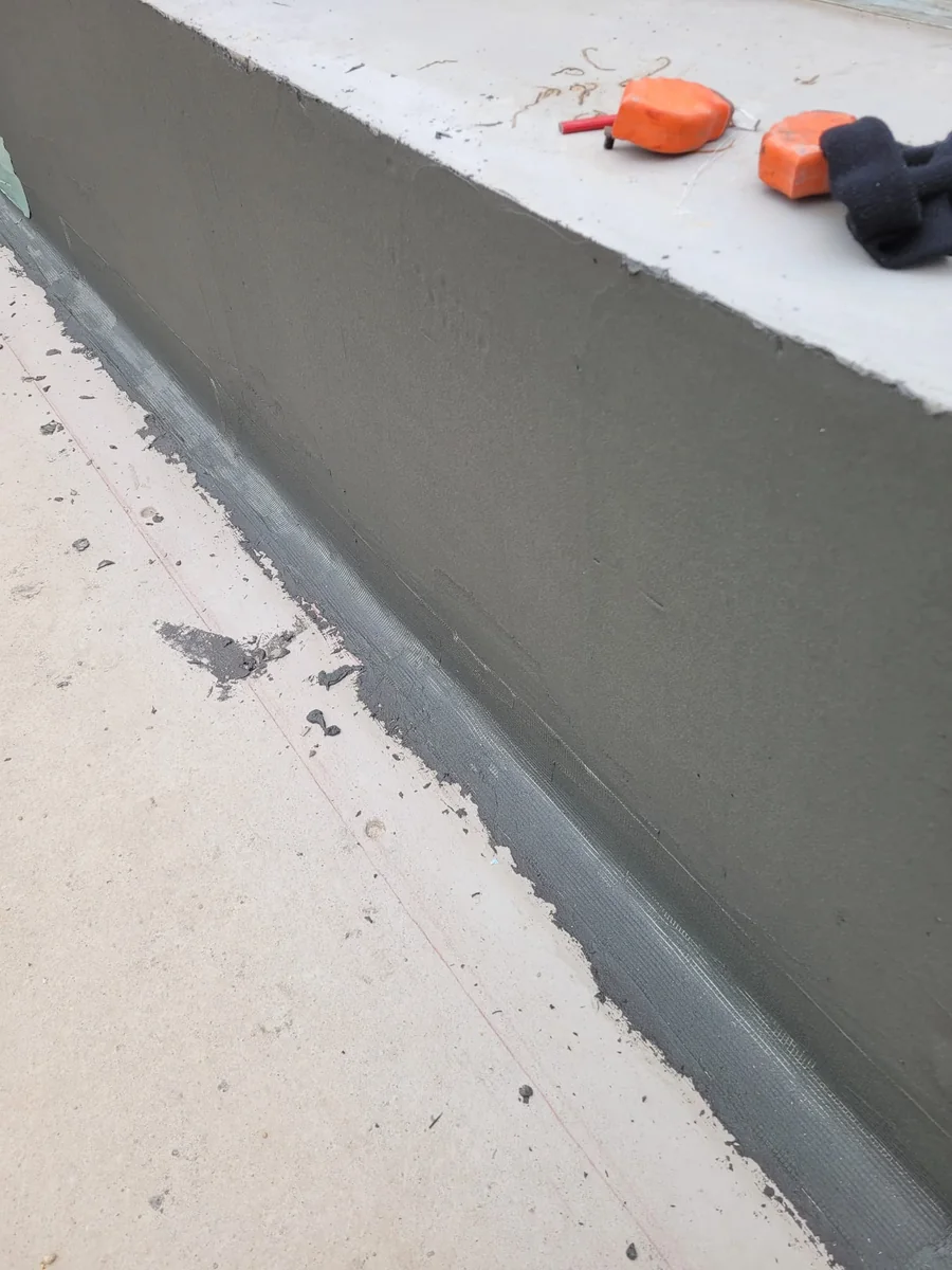 Bauwerksabdichtung auf einer Baustelle
