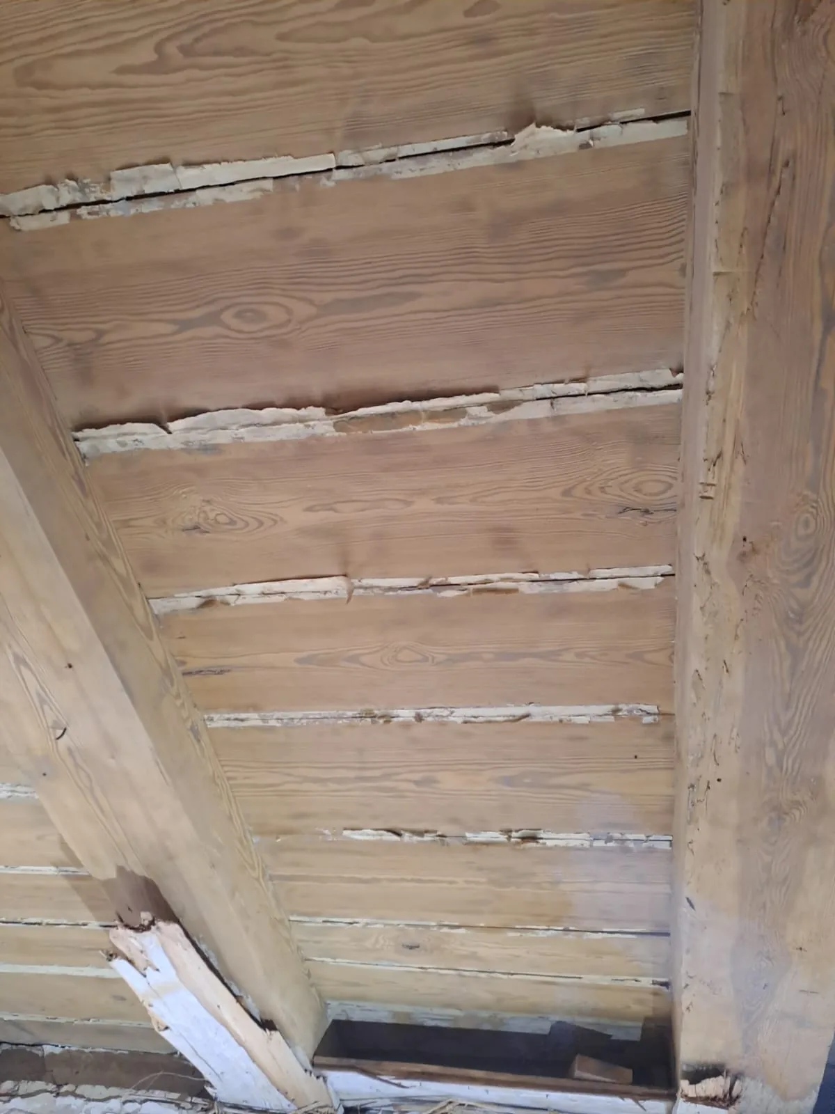 Holzdecke nach Sandstrahlarbeiten